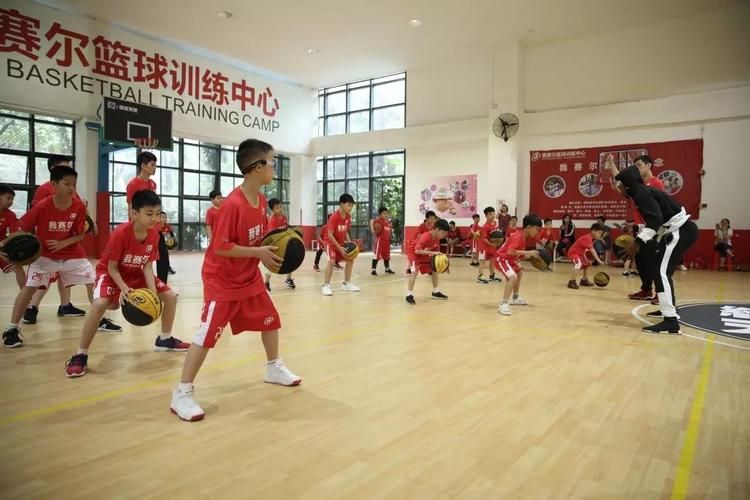 北京篮球训练营青少年封闭式