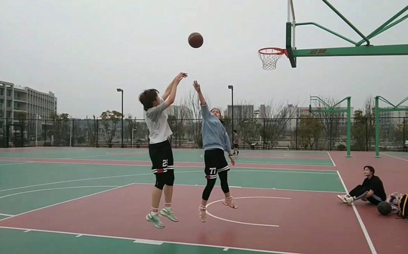 小菜鸡打篮球比赛视频