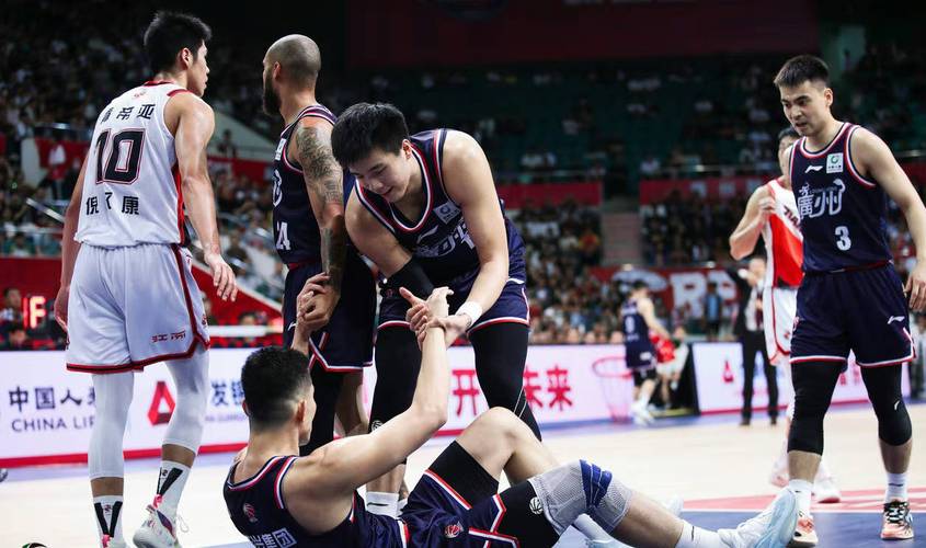广州篮球球赛直播回放视频