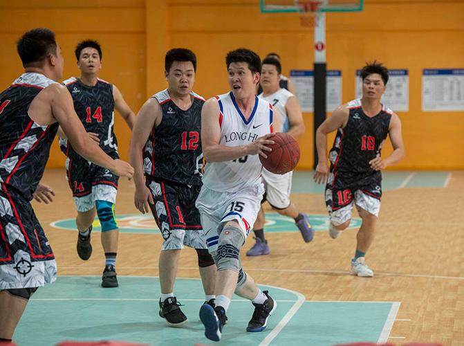 广西梧州篮球比赛直播