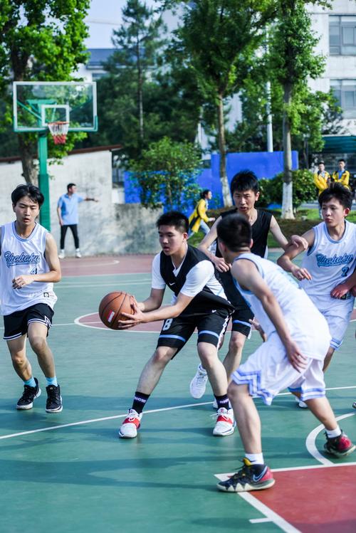 榕江高中生篮球直播视频_德江学生篮球比赛现场直播