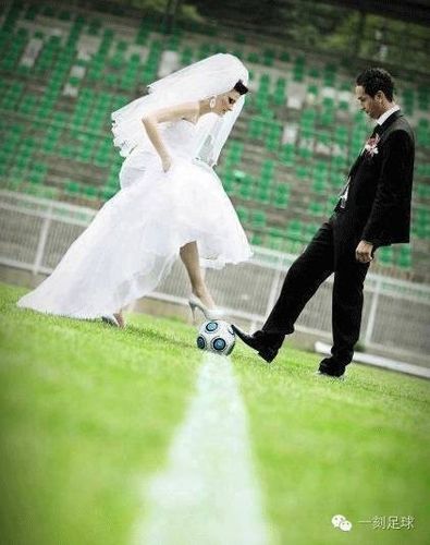 足球明星求婚现场视频直播_足球场上求婚视频