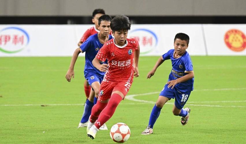 足球比赛中国足球小将直播