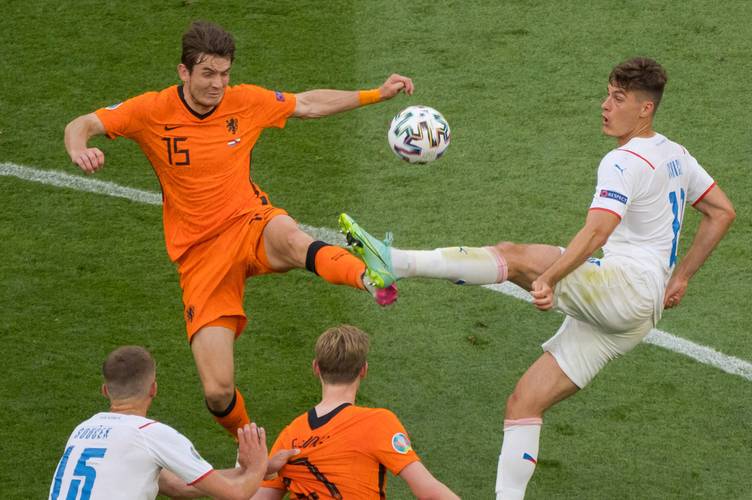 足球比赛荷兰对捷克